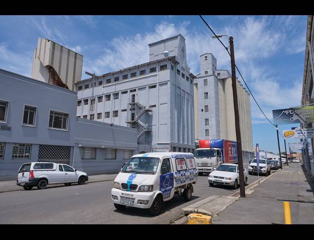 3,421M² WAREHOUSE FOR SALE IN ARCADIA